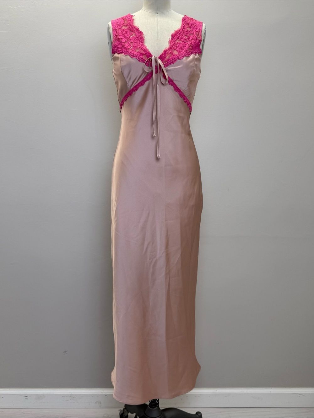 Heartloom Pink & Fuchsia Lace Satin Long
Chemise💚